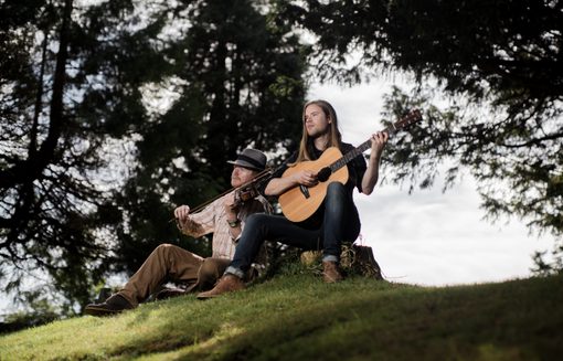 Akustik-Duo im Freien